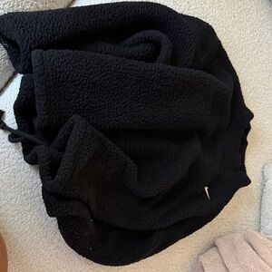 Cozy Black Fleece Blanket